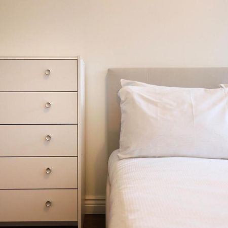 Beautiful 2 Bedroom Property In Borough 런던 외부 사진